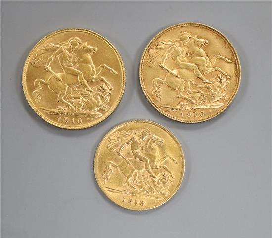 Two gold full sovereigns, 1910 and one gold half sovereign, 1913.